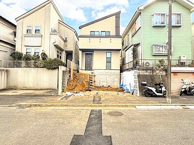 外観：◆一戸建てを中心とした街並みが整然と続き、周辺は高い建物が建っていないので、緑の多い閑静な趣を感じる環境です。街並みや周辺環境も重要なポイントです！！