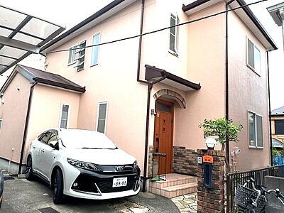 外観:外壁も綺麗ですから、年代は分かりませんが塗装はされていると思います。 外観:外壁も綺麗ですから、年代は分かりませんが塗装はされていると思います。