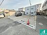 外観：周辺は落ち着いた街並みの住宅地！子育てがしやすい住環境です！まだ未完成ですが、現地でしかわからない事もございます。是非一度ご覧ください。