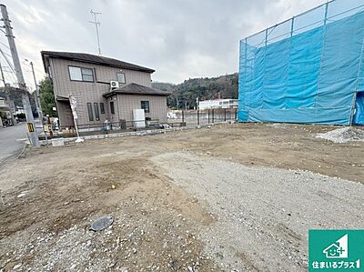 外観：周辺は落ち着いた街並みの住宅地！子育てがしやすい住環境です！まだ未完成ですが、現地でしかわからない事もございます。是非一度ご覧ください。