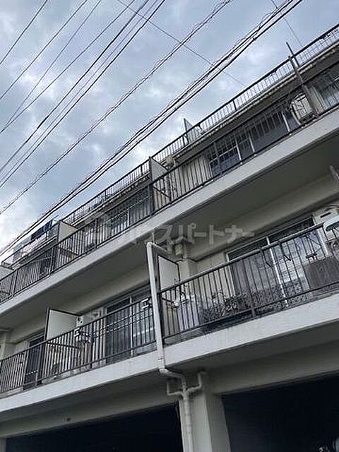 2 / 10