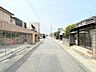 その他：南側幅員約6.0mの道路に接道しています。道路幅にゆとりがあるので、車種を選びません。大きめの車を乗りたい方にもオススメです。