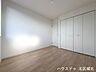 洋室：【5帖洋室】クローゼット付きお部屋。季節物の整理に便利で、使い勝手の良い洋室収納です。