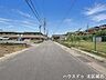 外観：【西側前面道路】幅員約7.1ｍ前面道路。街並みが開放的で圧迫感がありません。引っ越しトラックなど大きな車も余裕をもって通行することができます。