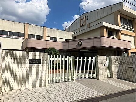 【名古屋市立飯田小学校】「きらっと光る 飯田の子」をグランドデザインに掲げています。 170m