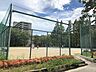 周辺：【辻町公園】小学校の隣にある公園です。ブランコやすべり台、砂場など遊具や公衆トイレが設置されています。 350m
