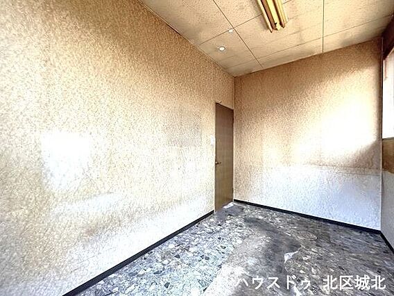 【2階事務所横...