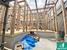 外観：周辺は落ち着いた街並みの住宅地！子育てがしやすい住環境です！まだ未完成ですが、現地でしかわからない事もございます。是非一度ご覧ください。