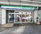 ファミリーマート 四条堺町店まで119m 四条商店街の中にある店舗です。