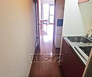 玄関から廊下にかけて