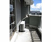 幅員の広いバルコニーです