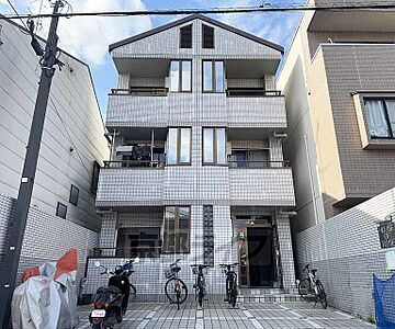 外観：閑静な住宅街に建っております。