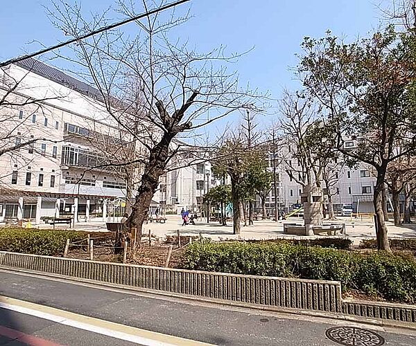 画像19:高倉小学校まで246m 街中の小学校