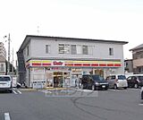 デイリーヤマザキ千本赤池店まで148m 駐車場完備しております。