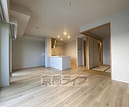 阪急京都本線 西院駅 徒歩13分の賃貸マンション 5階3LDKのリビング/ダイニング