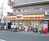 デイリーヤマザキ伏見稲荷大社前店まで400m 稲荷大社目の前です。