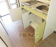 足元収納豊富です。