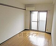大きな窓のお部屋です