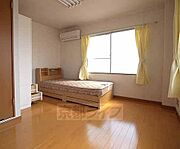 家具付きのお部屋です。