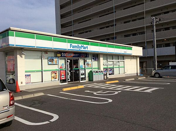 画像16:【コンビニエンスストア】ファミリーマート 福山卸町店まで97ｍ