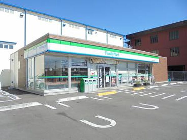 画像8:【コンビニエンスストア】ファミリーマート 福山曙六丁目店まで204ｍ