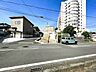 その他：前面道路から全景