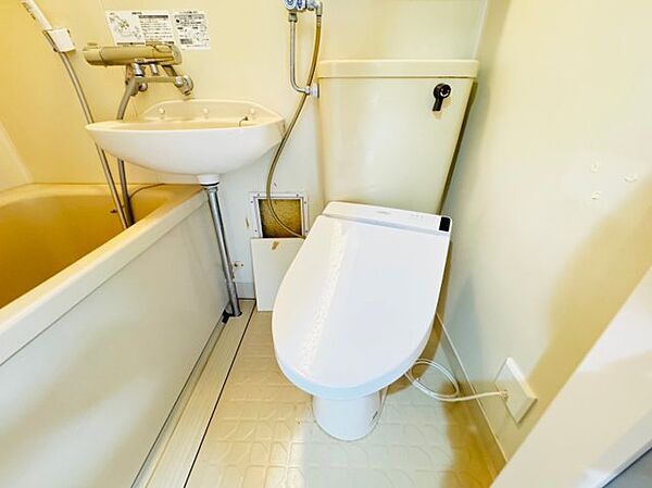 画像16:ゆったりとした空間のトイレです