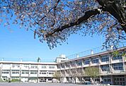 練馬区立田柄第二小学校 814m
