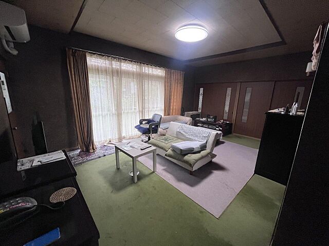 室内 高岡市五十里西町