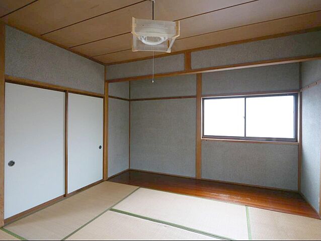 室内 高岡市石瀬