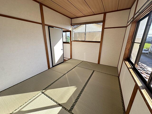 室内 高岡市福岡町赤丸