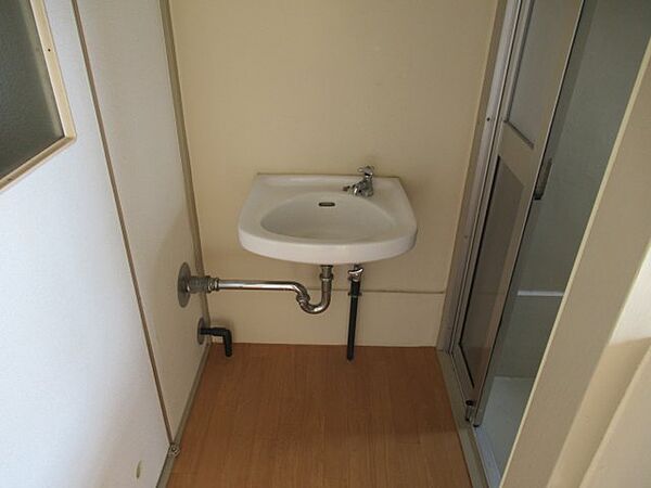 画像7:浴室のとなりにある洗面台です。