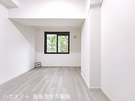 北側側5.7帖