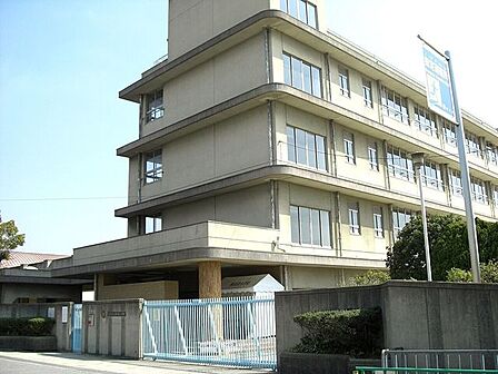 東奈良小学校 780m