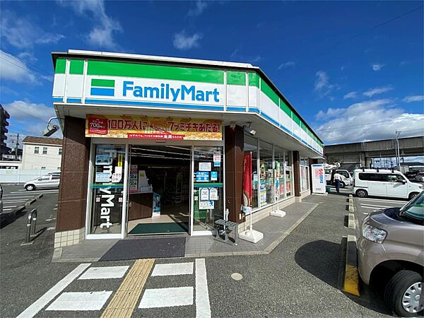 画像15:ファミリーマート　梅ヶ枝町店（227m）