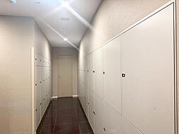 お部屋の玄関の横に設置されているトランクルーム。