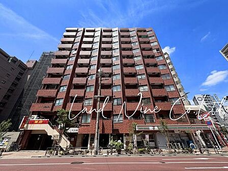 【最寄り駅徒歩4分♪便利で快適な住環境】 ◆上野公園徒歩10分♪ ◆コンビニ徒歩1分 ◆ドラッグストア徒歩1分 ◆業務スーパー徒歩3分 ◆ドン・キホーテ徒歩5分