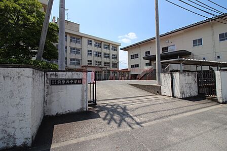 糸島市立前原西中学校（1730m）