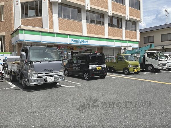 画像17:ファミリーマート　生駒東松ヶ丘店まで1100メートル