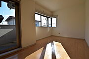 ※同建物の別のお部屋の写真です。（洋室7帖）