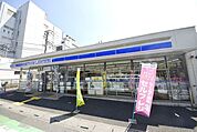 ローソン草加氷川店 731m