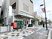 ローソンストア100浦和東高砂町店 徒歩6分。 410m