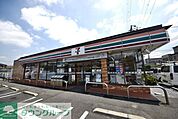 セブンイレブン草加吉町1丁目店 徒歩7分。 530m