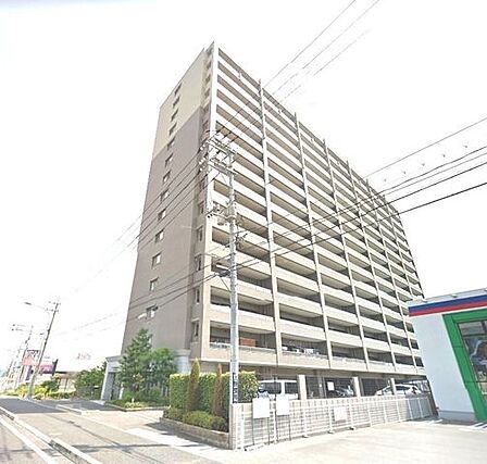 ペット飼育可。陽当たり良好。周辺には生活利便性の良い施設が揃っています。