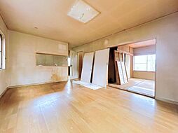 四日市市桜花台2丁目1-6 4LDKのリビング/ダイニング