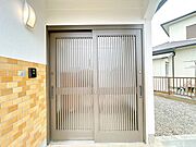 【リフォーム済】玄関ドアは新品交換しました。