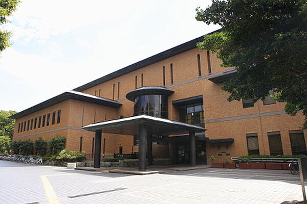画像22:名古屋市鶴舞中央図書館（476m）
