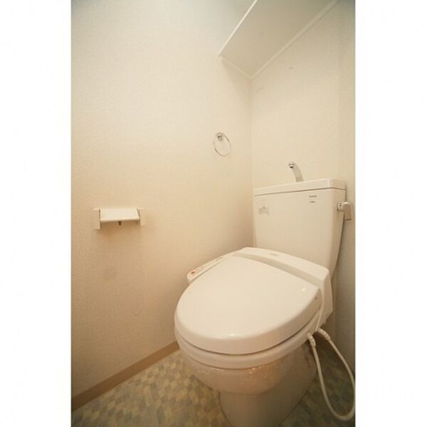 画像7:トイレ（温水洗浄便座付き）