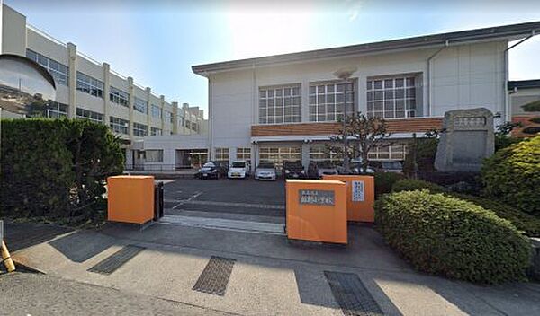 【小学校】飯野小学校まで733ｍ