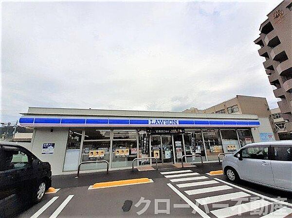 画像17:ローソン丸亀土器町西五丁目店まで550m